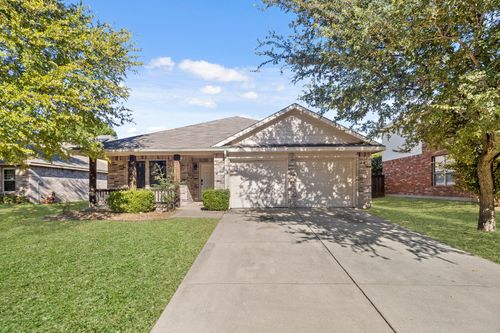5968 Waterford Dr, Grand Prairie, TX, 75052-8525 | Card Image
