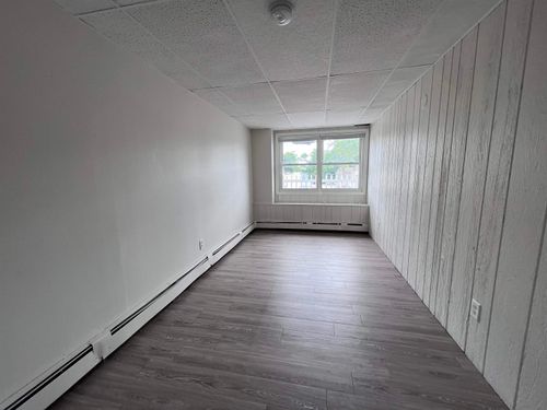 apt-4-148 Front St, Exeter, NH, 03833-2344 | Card Image