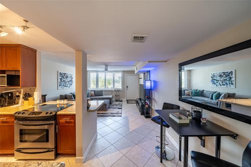 206-1901 N Andrews Ave, Wilton Manors, FL, 33311-3935 | Card Image