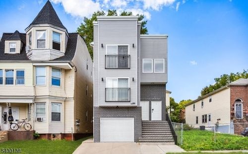 581 Bergen St, Newark, NJ, 07108-1966 | Card Image