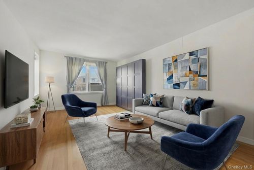 4en-800 Grand Concourse, New York, NY, 10451 | Card Image