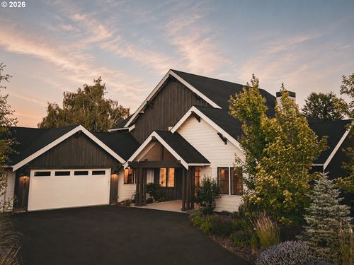 945 Roberts Dr, Hood River, OR, 97031-7609 | Card Image