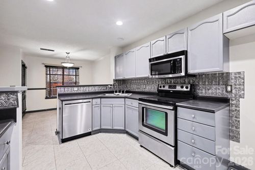 9733 Elizabeth Townes Ln, Charlotte, NC, 28277-2128 | Card Image