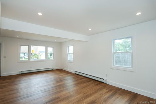 50 Carlls Path, Babylon, NY, 11703-1724 | Card Image