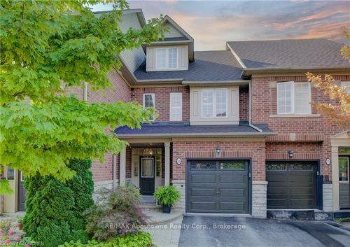 36-300 Ravineview Way, Oakville, ON, L6H7J1 | Card Image