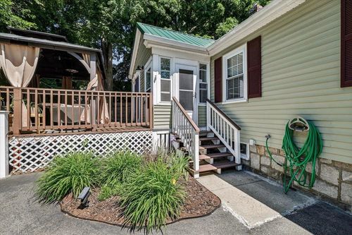 173 Mammoth Rd, Manchester, NH, 03109-4201 | Card Image