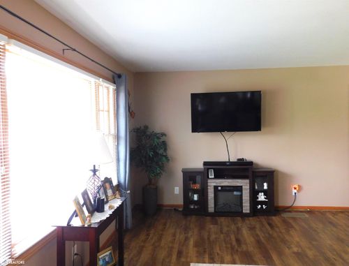 1614 Baldwin St, Harlan, IA, 51537-1559 | Card Image