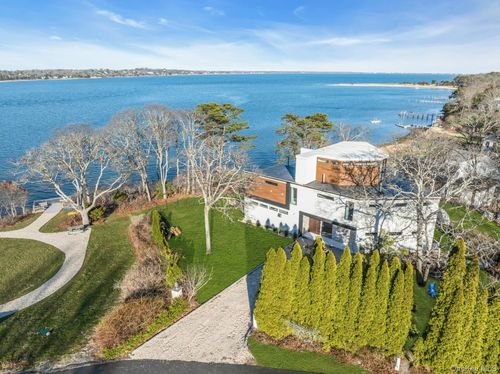 10 Bay View Dr, Hampton Bays, NY, 11946-2721 | Card Image