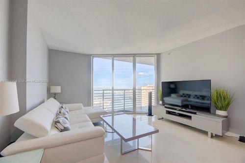 apt-3916-325 S Biscayne Blvd, Miami, FL, 33131-2479 | Card Image