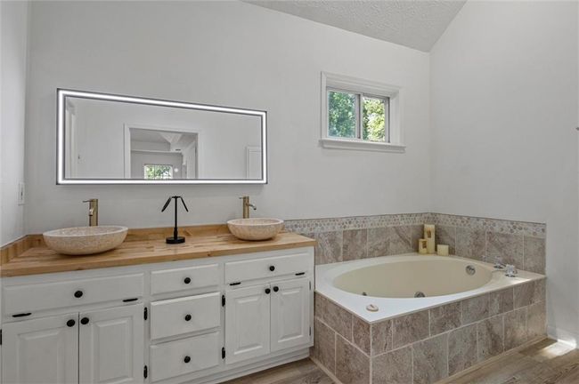 4220 Singing Post Ln Ne, House other with 5 bedrooms, 3 bathrooms and 2 parking in Roswell GA | Image 36