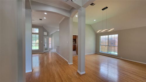 9726 Windy Hollow Dr, Irving, TX, 75063-5008 | Card Image
