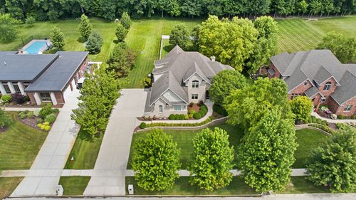 6117 Whitetail Ridge Dr, Yorkville, IL, 60560-3300 | Card Image
