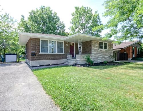 131 Kinzie Ave, Kitchener, ON, N2A2J7 | Card Image
