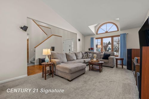 8044 Creston Dr, Freeland, MI, 48623-8731 | Card Image