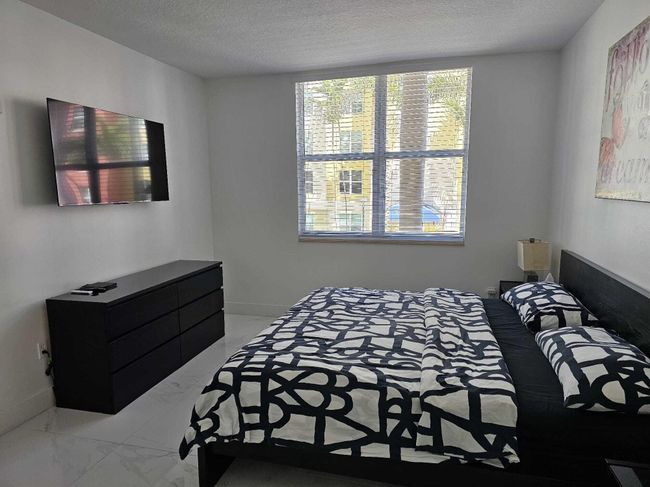 APT-221 - 804 E Windward Way, Condo with 2 bedrooms, 2 bathrooms and null parking in Lantana FL | Image 11