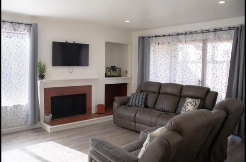 c-2402 N Main St, Salinas, CA, 93906-1502 | Card Image