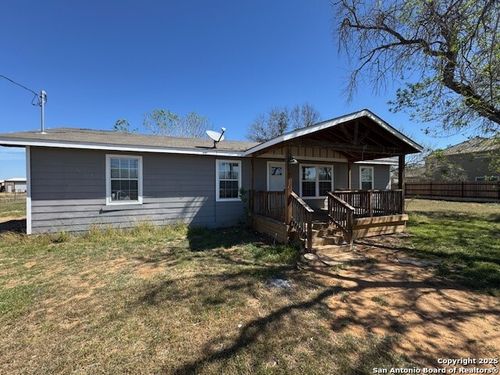 760 N Graytown Rd, Saint Hedwig, TX, 78152-8317 | Card Image