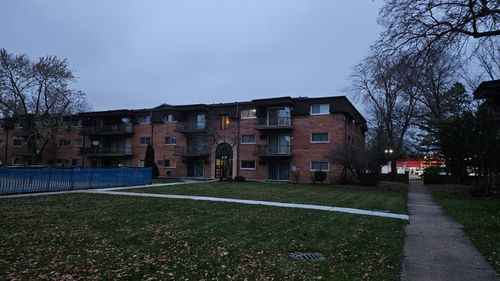 5-18550 Torrence Ave, Lansing, IL, 60438-2876 | Card Image