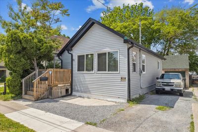 33 North St, House other with 2 bedrooms, 1 bathrooms and 3 parking in St. Catharines ON | Image 2