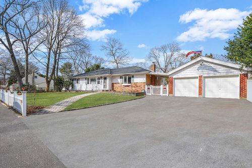 33 High St, Lake Ronkonkoma, NY, 11779-4357 | Card Image