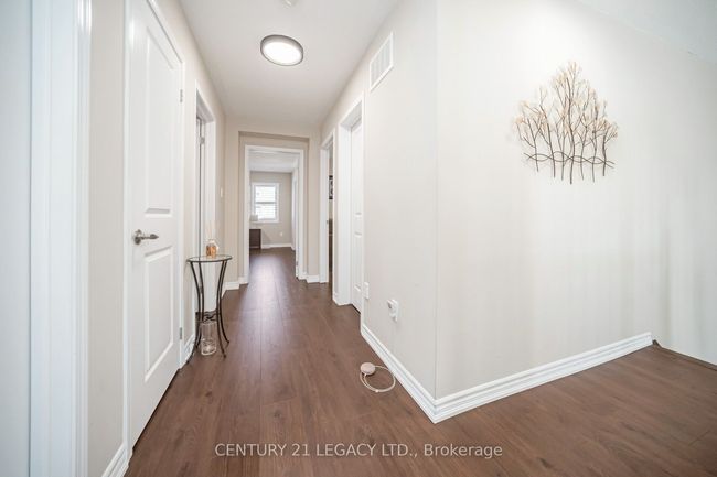 33 Callandar Rd, House other with 4 bedrooms, 3 bathrooms and 4 parking in Brampton ON | Image 24