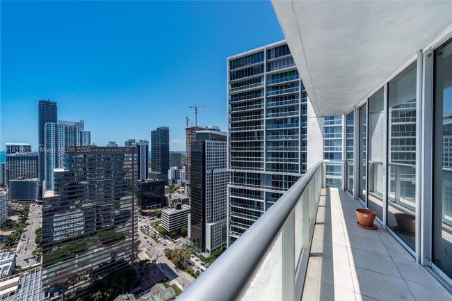 APT-4213 - 475 Brickell Ave, Condo with 2 bedrooms, 2 bathrooms and null parking in Miami FL | Image 4