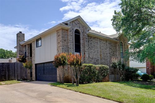 5630 Cancun Dr, North Richland Hills, TX, 76180-6584 | Card Image