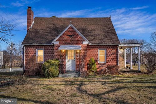 1527 Main St, NEW PARK, PA, 17352-9302 | Card Image