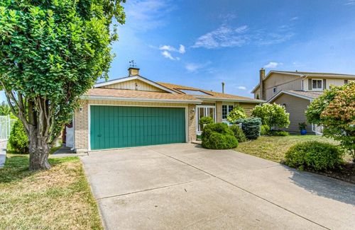 38 Charnwood Crt, Kitchener, ON, N2N1L3 | Card Image