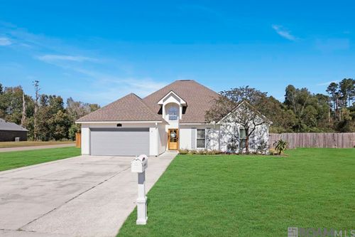 23839 Snowdon Ave, Denham Springs, LA, 70726-6891 | Card Image