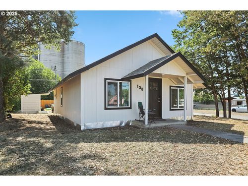 130 W Darland St, Goldendale, WA, 98620-9559 | Card Image