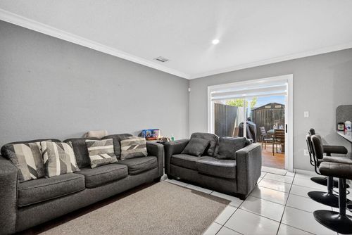 3-11475 Nw 94th Pl, Hialeah Gardens, FL, 33018-4220 | Card Image