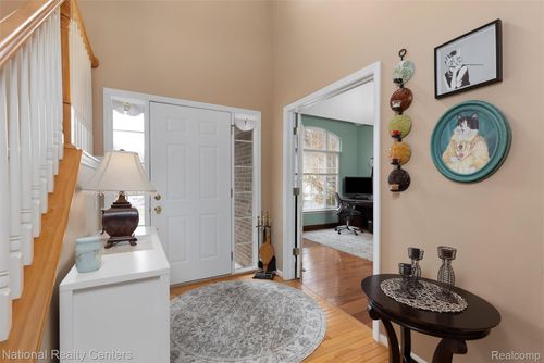 678 Joshua Dr, Highland, MI, 48356-2958 | Card Image