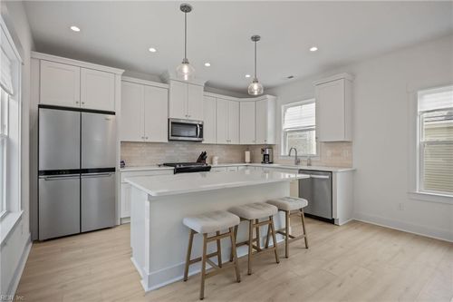 b-712 14th St, Virginia Beach, VA, 23451-4324 | Card Image