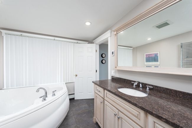 APT-3 - 74 E Main St, House other with 3 bedrooms, 3 bathrooms and 4 parking in Gloucester MA | Image 22