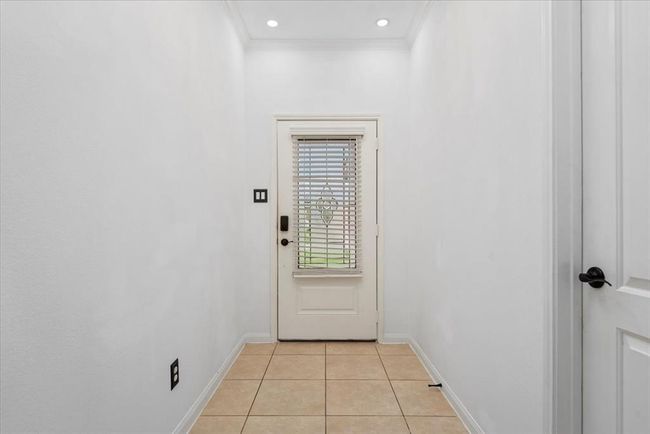 18716 Encinal Trl, House other with 3 bedrooms, 2 bathrooms and 2 parking in Magnolia TX | Image 4