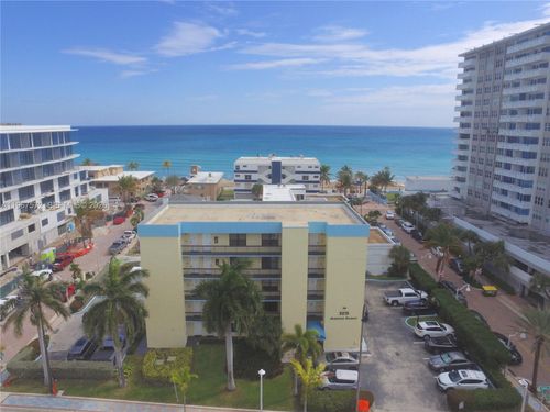 302-3215 N Ocean Dr, Hollywood, FL, 33019-3703 | Card Image