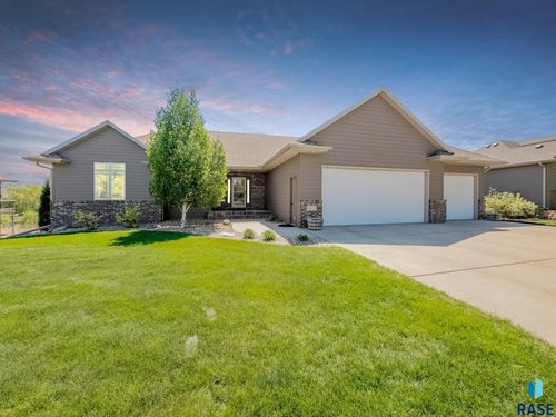 1817 W Ashton Trl, Brandon, SD, 57005-3013 | Card Image