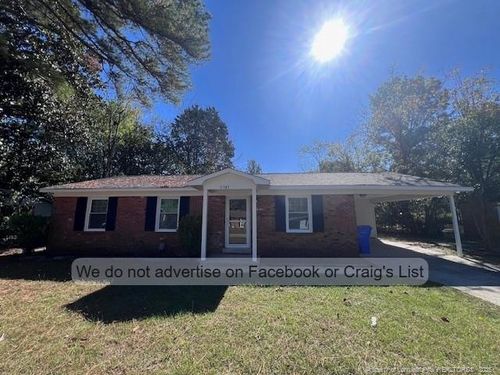 6547 Amanda Cir, Fayetteville, NC, 28304-5702 | Card Image