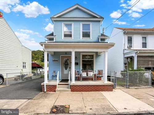 425 S Shamokin St, SHAMOKIN, PA, 17872-6407 | Card Image