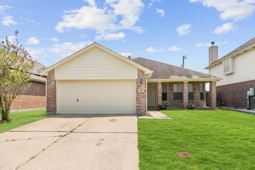 227 Mammoth Springs Ln, Dickinson, TX, 77539-6226 | Card Image