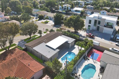 19694 Ne 24th Ave, Miami, FL, 33180-2120 | Card Image