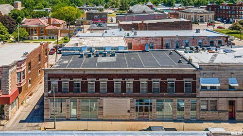 604 Broadway St, Lincoln, IL, 62656-2742 | Card Image