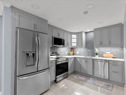 apt-104-232 Canton St, Randolph, MA, 02368-1830 | Card Image