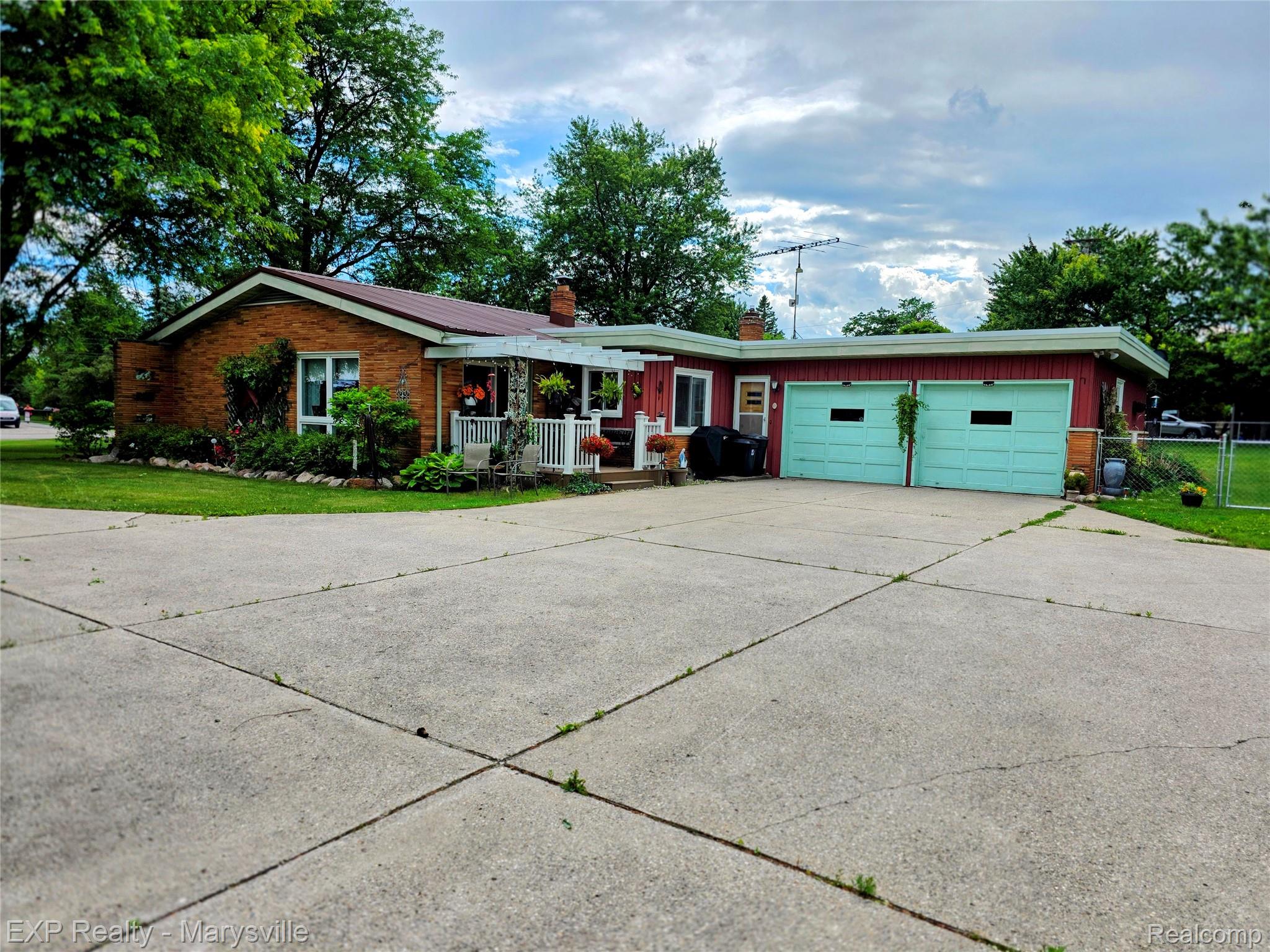Residential in Yale 5