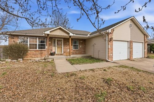 305 S Truman Rd, Archie, MO, 64725-9556 | Card Image