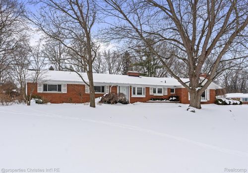 952 N Reading Rd, Bloomfield Hills, MI, 48304-2041 | Card Image