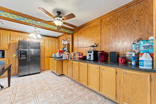 707 Doncrest St, House other with 7 bedrooms, 5 bathrooms and 4 parking in Channelview TX | Image 7