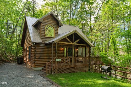 1020 Vine Ct, Sevierville, TN, 37876-8928 | Card Image