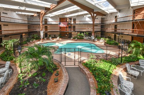 4215 N 100th St, MILWAUKEE, WI, 53222-1336 | Card Image